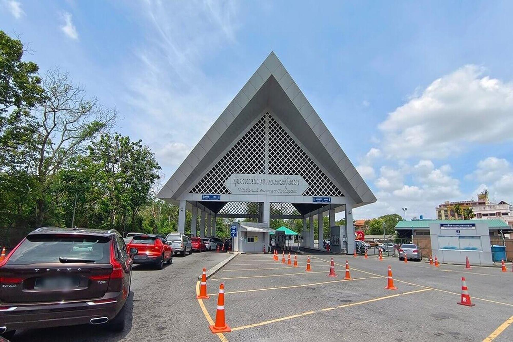 The Ring Border Hotel Ban Khlong Phruan Buitenkant foto